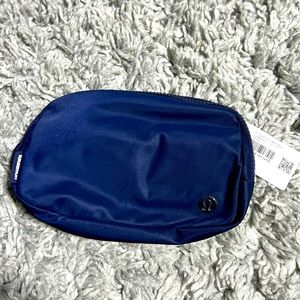 Lululemon Everywhere Belt Bag True Navy